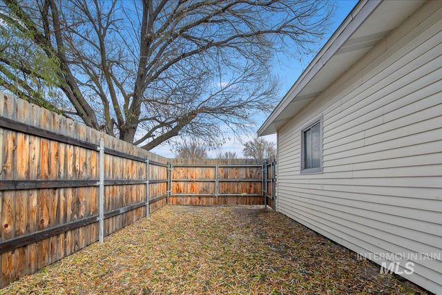 520 Harmon Way, Middleton, ID 83644