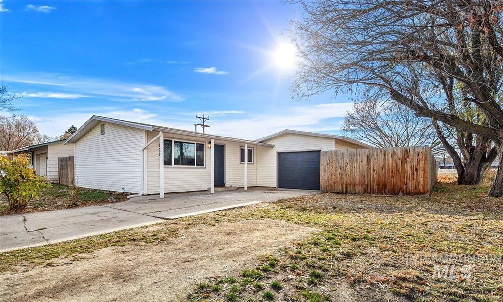 520 Harmon Way, Middleton, ID 83644