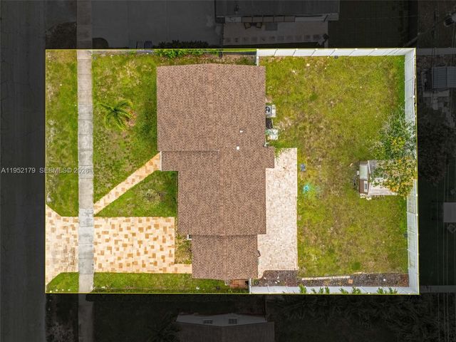 1930 NW 184th St, Miami Gardens, FL 33056