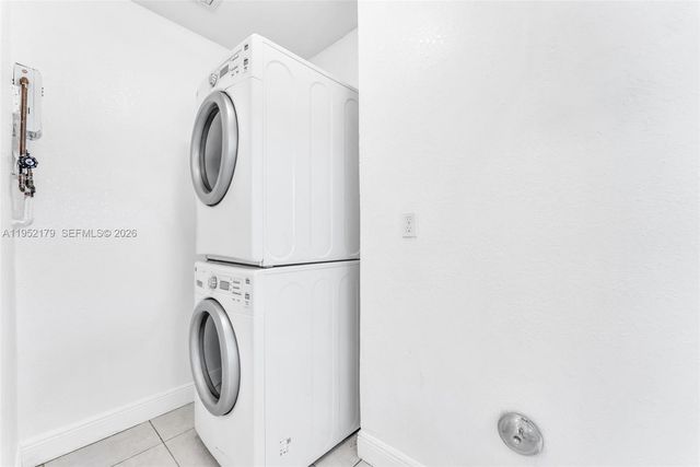 1930 NW 184th St, Miami Gardens, FL 33056