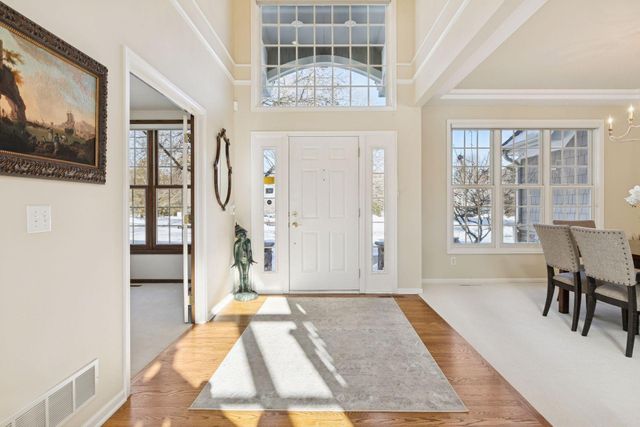 2717 Edgewater Bay, Woodbury, MN 55125