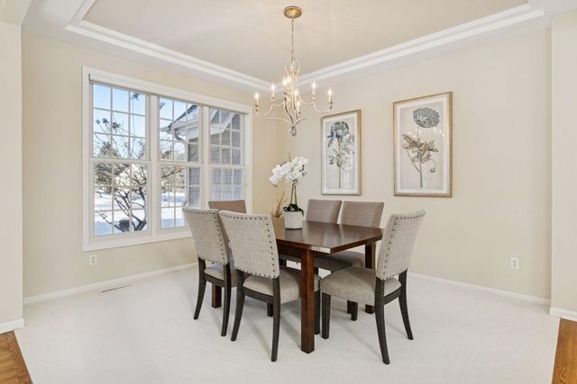 2717 Edgewater Bay, Woodbury, MN 55125