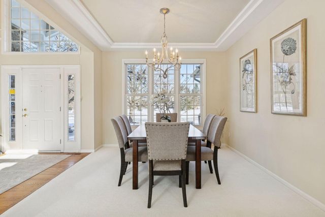 2717 Edgewater Bay, Woodbury, MN 55125