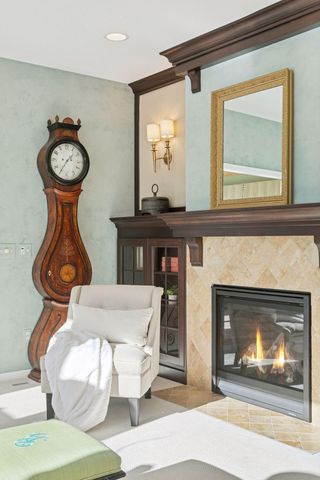 2717 Edgewater Bay, Woodbury, MN 55125