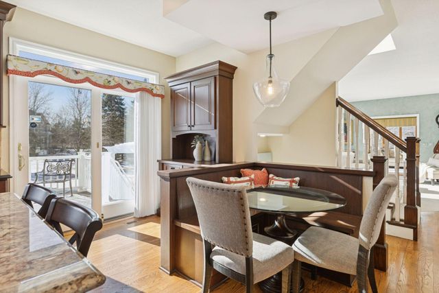 2717 Edgewater Bay, Woodbury, MN 55125