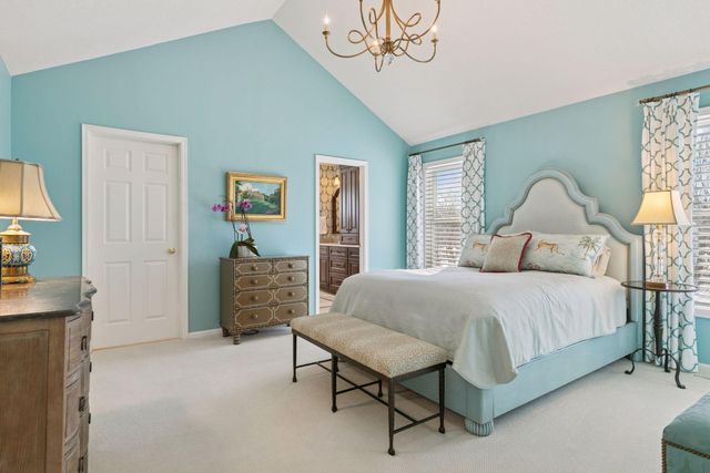 2717 Edgewater Bay, Woodbury, MN 55125