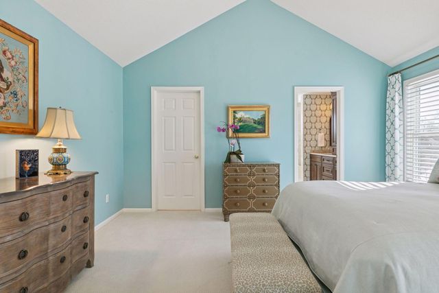 2717 Edgewater Bay, Woodbury, MN 55125