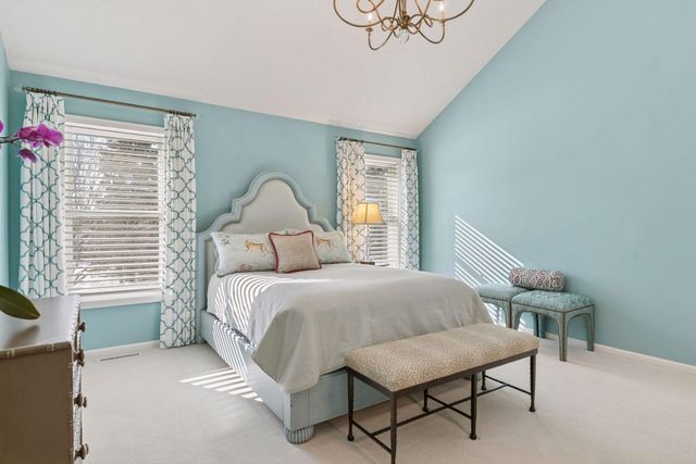 2717 Edgewater Bay, Woodbury, MN 55125