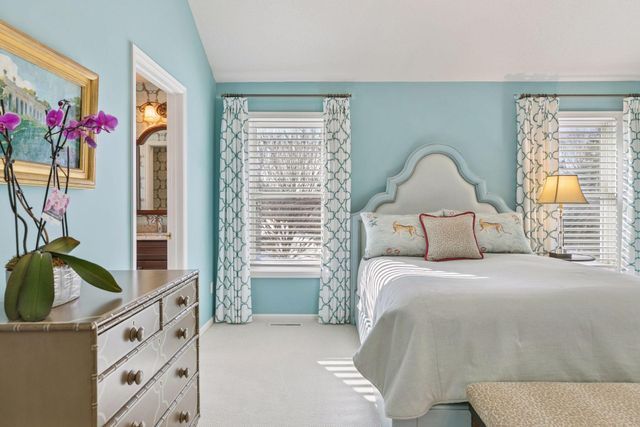 2717 Edgewater Bay, Woodbury, MN 55125