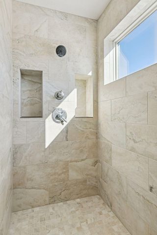 2717 Edgewater Bay, Woodbury, MN 55125