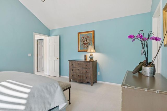 2717 Edgewater Bay, Woodbury, MN 55125