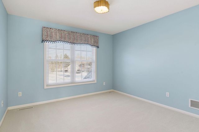 2717 Edgewater Bay, Woodbury, MN 55125