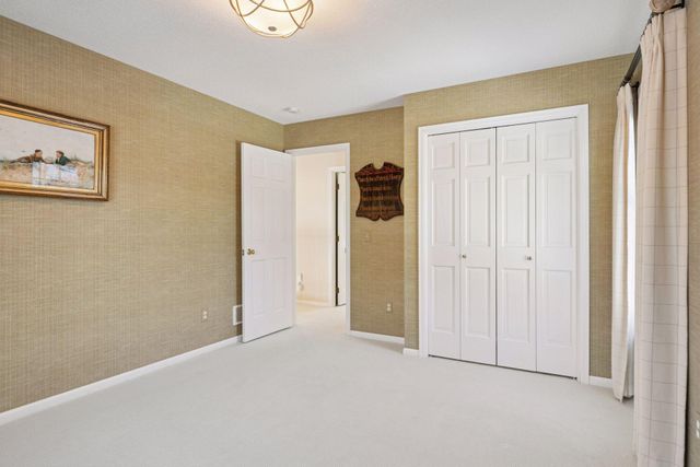 2717 Edgewater Bay, Woodbury, MN 55125