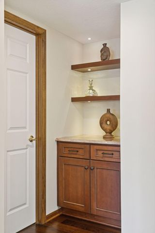 2717 Edgewater Bay, Woodbury, MN 55125