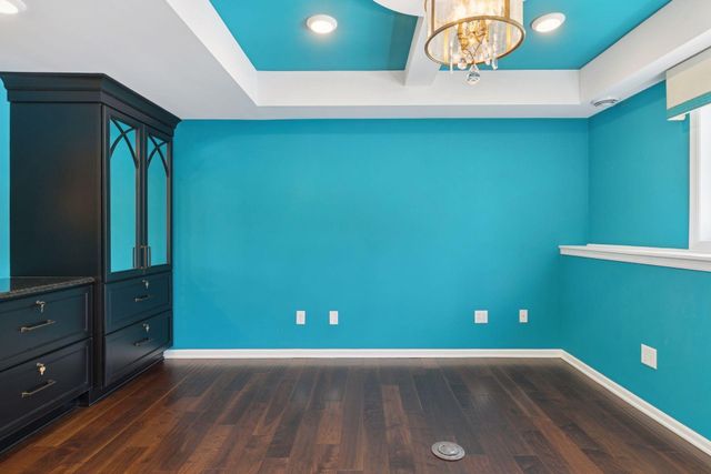 2717 Edgewater Bay, Woodbury, MN 55125