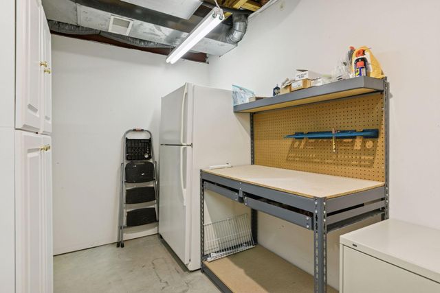 2717 Edgewater Bay, Woodbury, MN 55125