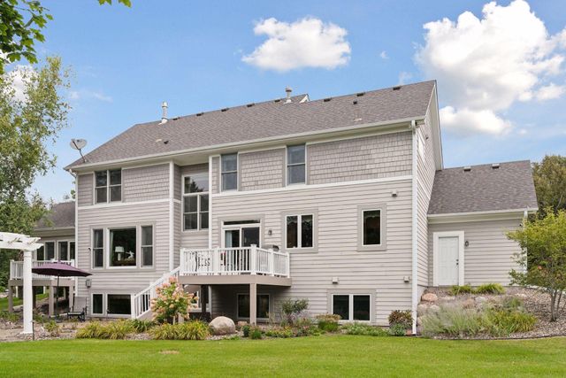 2717 Edgewater Bay, Woodbury, MN 55125