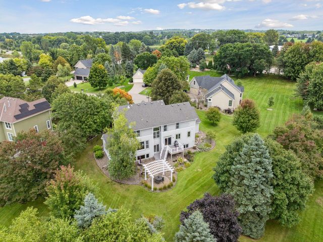 2717 Edgewater Bay, Woodbury, MN 55125