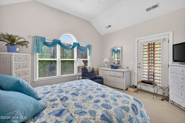 100 Painted Bunting Court, Hampstead, NC 28443