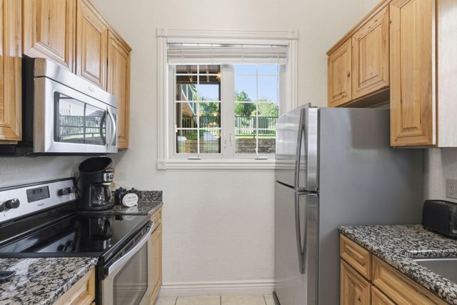 47 Stone Cliff Circle 1, Indian Point, MO 65616