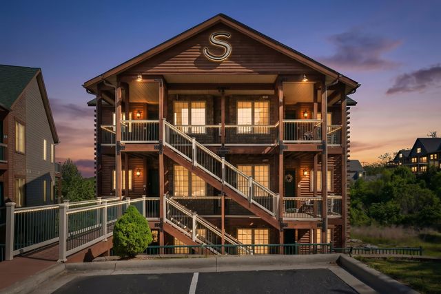 47 Stone Cliff Circle 1, Indian Point, MO 65616