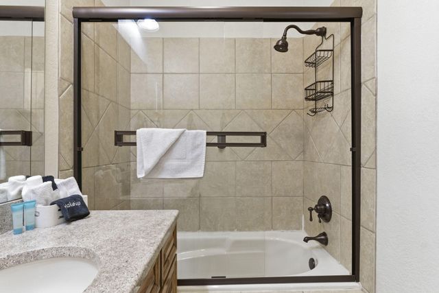 47 Stone Cliff Circle 1, Indian Point, MO 65616