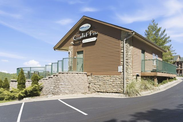 47 Stone Cliff Circle 1, Indian Point, MO 65616