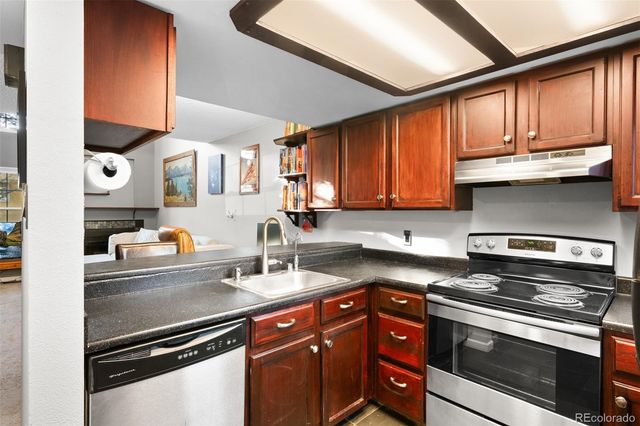 1919 S Balsam Street, Lakewood, CO 80227