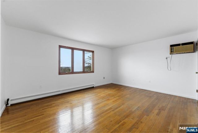 443 5th Street 1, Palisades Park, NJ 07650