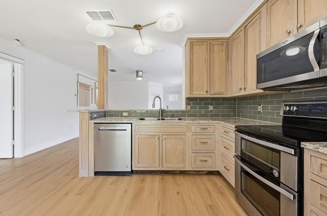 1621 Coriander DR, Austin, TX 78741