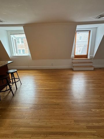 1798 Beacon St. 3, Brookline, MA 02445