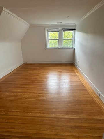 1798 Beacon St. 3, Brookline, MA 02445