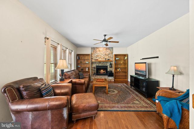 4036 LOMAR DR, Mount Airy, MD 21771
