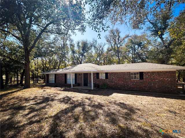 295 Goetz Rd, Cameron, TX 76520