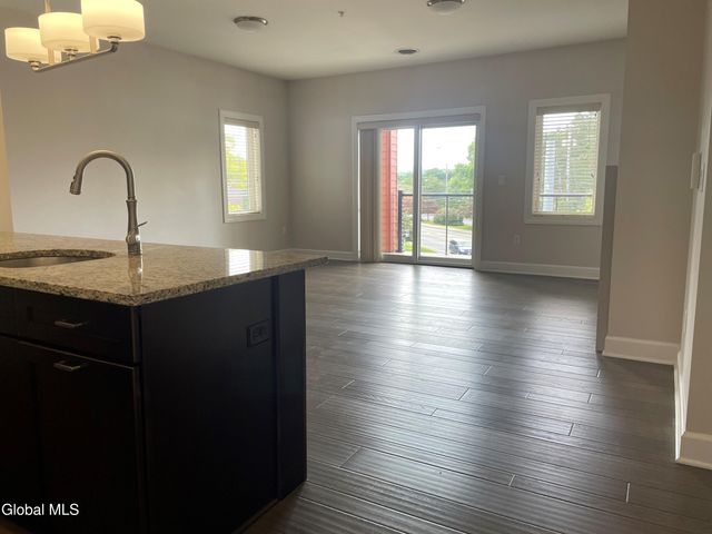 2 West Avenue 307, Saratoga Springs, NY 12866