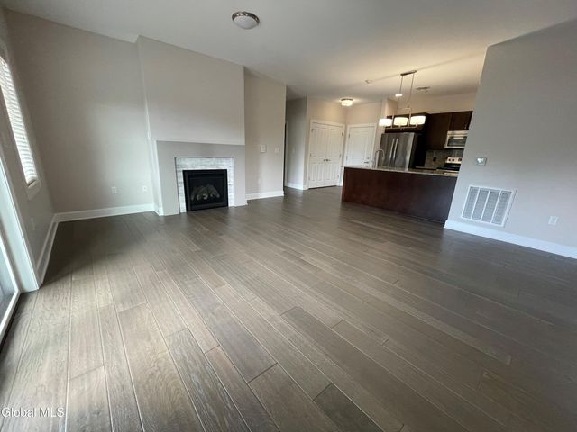 2 West Avenue 307, Saratoga Springs, NY 12866