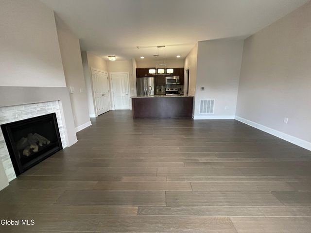2 West Avenue 307, Saratoga Springs, NY 12866