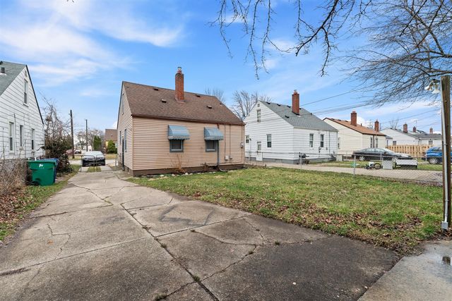 20947 Beechwood Avenue, Eastpointe, MI 48021