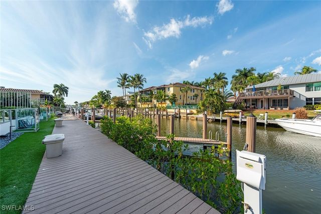 1559 CHESAPEAKE AVE, Naples, FL 34102