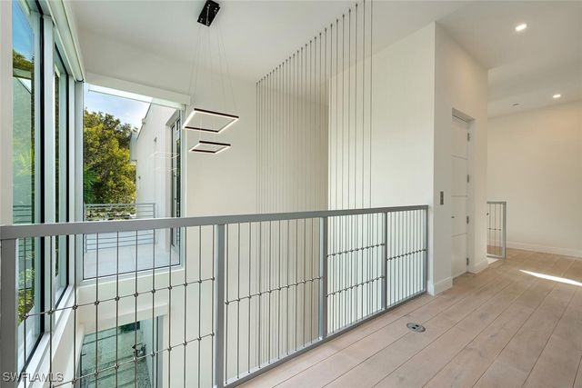 1559 CHESAPEAKE AVE, Naples, FL 34102