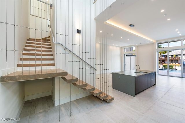 1559 CHESAPEAKE AVE, Naples, FL 34102