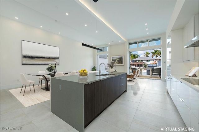 1559 CHESAPEAKE AVE, Naples, FL 34102