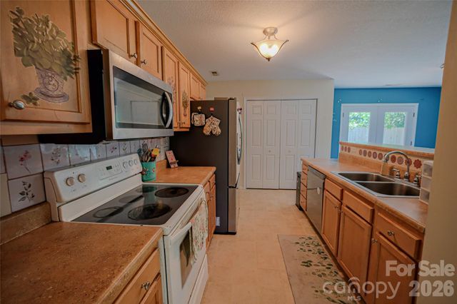 7 Dogwood Lane, Asheville, NC 28803