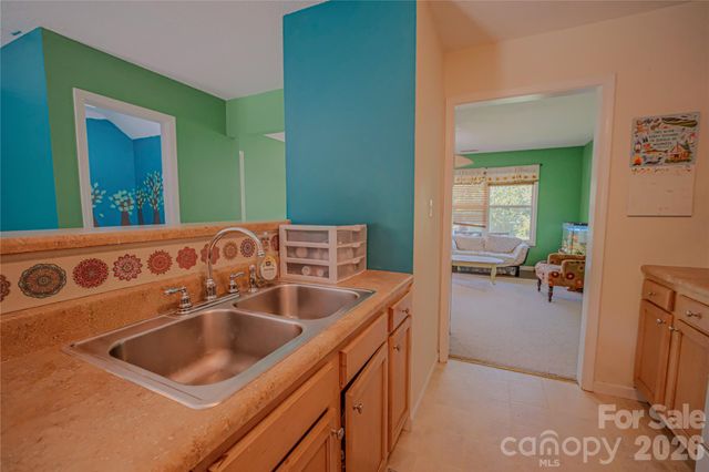 7 Dogwood Lane, Asheville, NC 28803