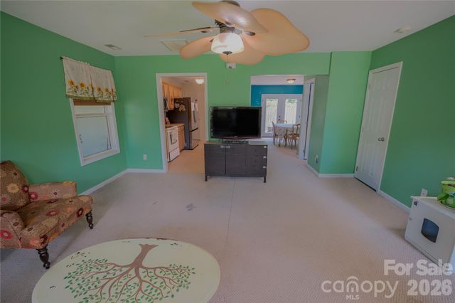 7 Dogwood Lane, Asheville, NC 28803