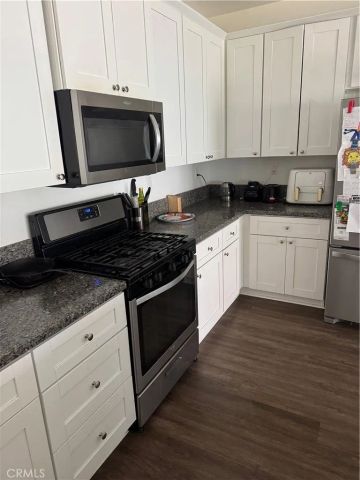 996 Forster, Hemet, CA 92543