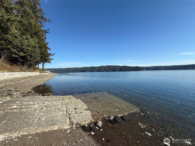 63 Devereaux Drive, Lilliwaup, WA 98555