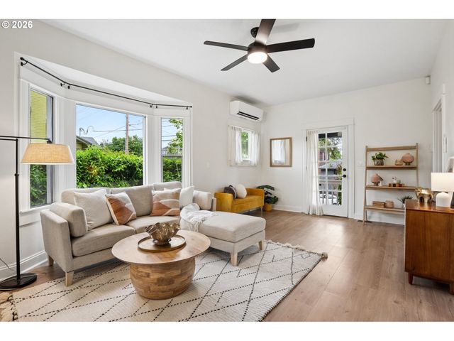 2345 Se CLINTON St, Portland, OR 97202
