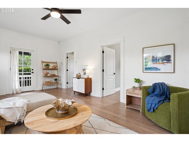 2345 Se CLINTON St, Portland, OR 97202