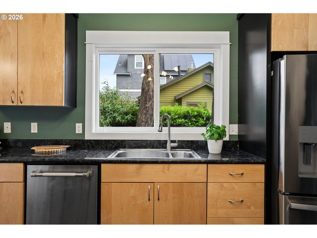 2345 Se CLINTON St, Portland, OR 97202
